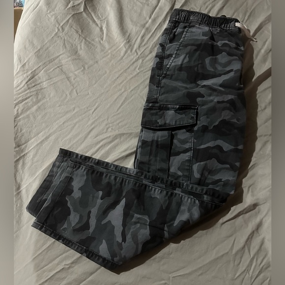 đBoys Cargo Pants- Size XXL (18)đ - Picture 4 of 6